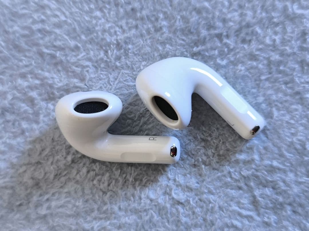 Apple AirPods4 MXP63J/A ★中古品★ノイキャンなし