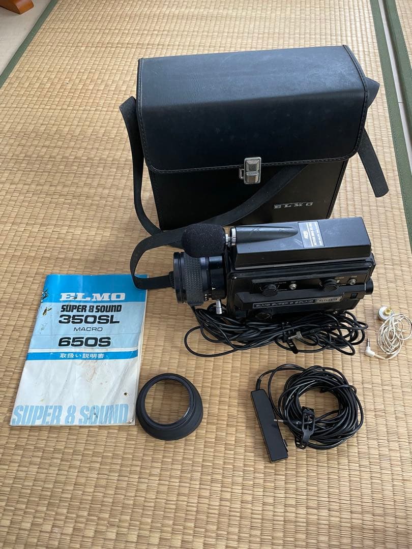 昔のビデオカメラです。コレクターにどうですか？