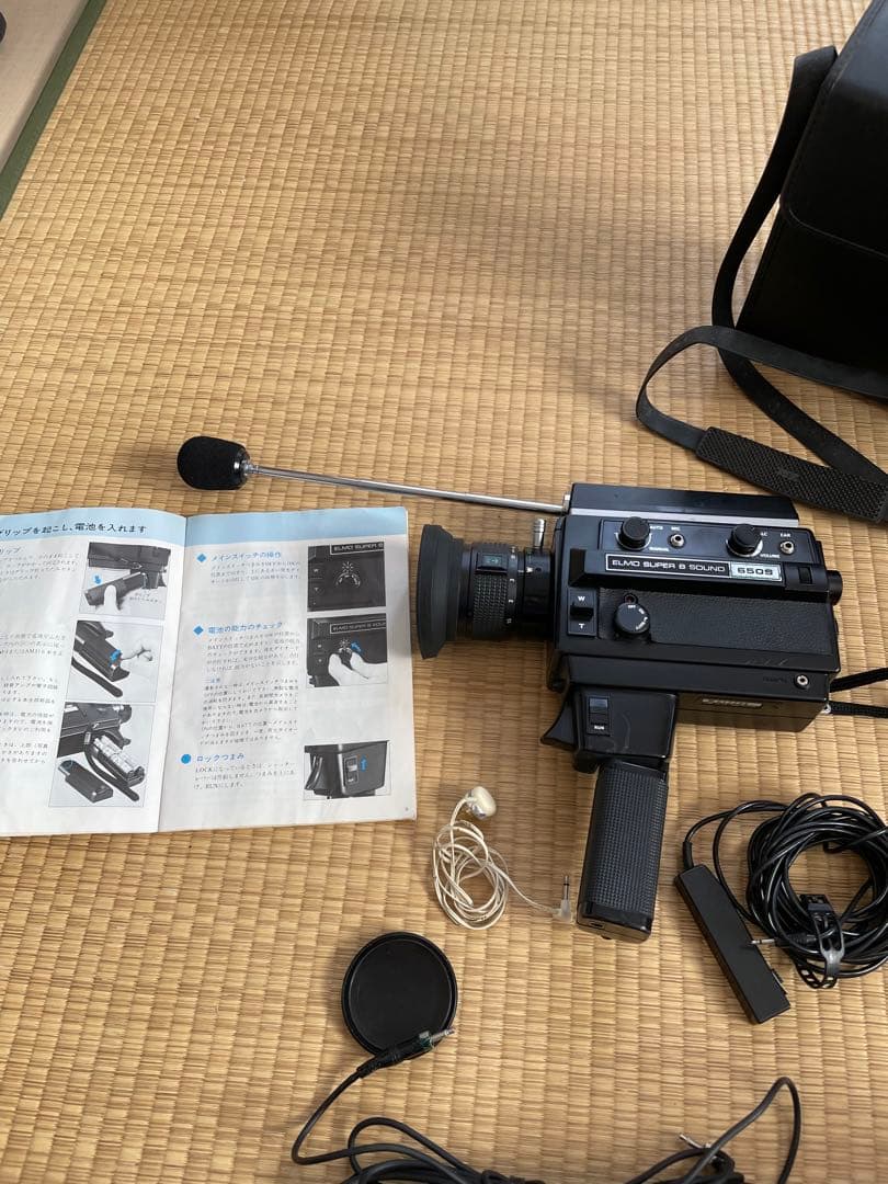 昔のビデオカメラです。コレクターにどうですか？