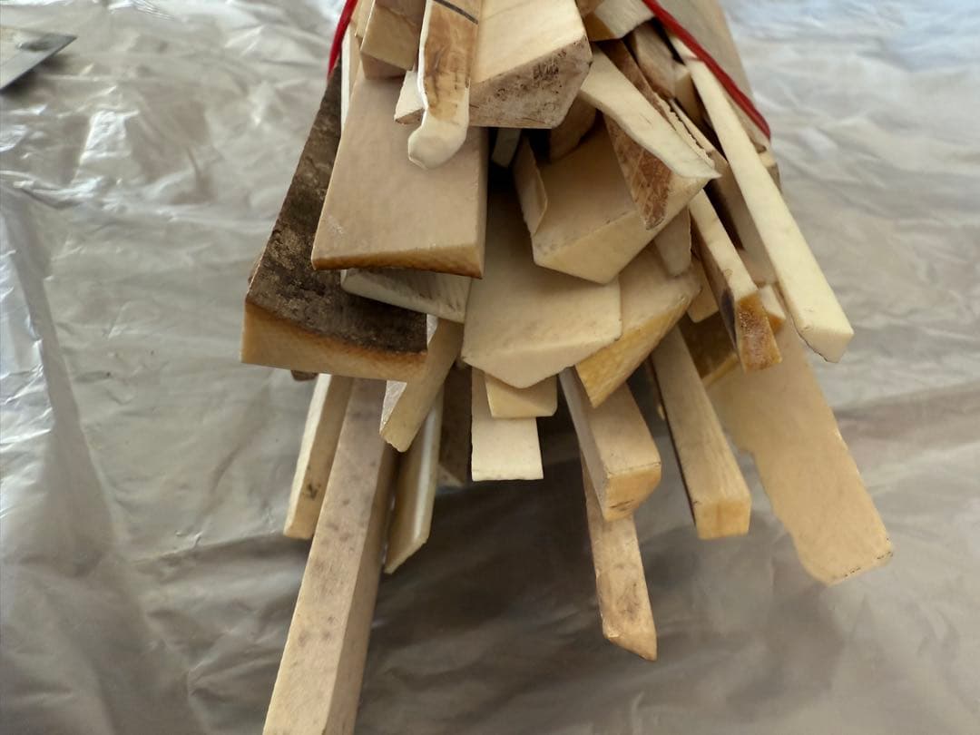 天然素材 白材 マンモス 重量700g 加工用素材用 中古品 。