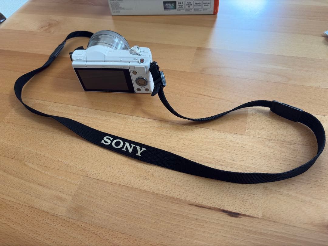 SONY ミラーレス一眼カメラ ホワイト α5100 望遠レンズ付き