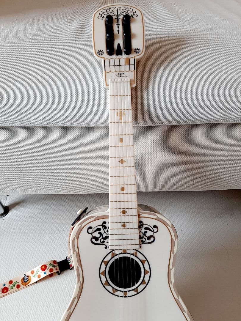 ディズニー　ピクサー　リメンバーミー　COCOギター　ポップコーンバケット