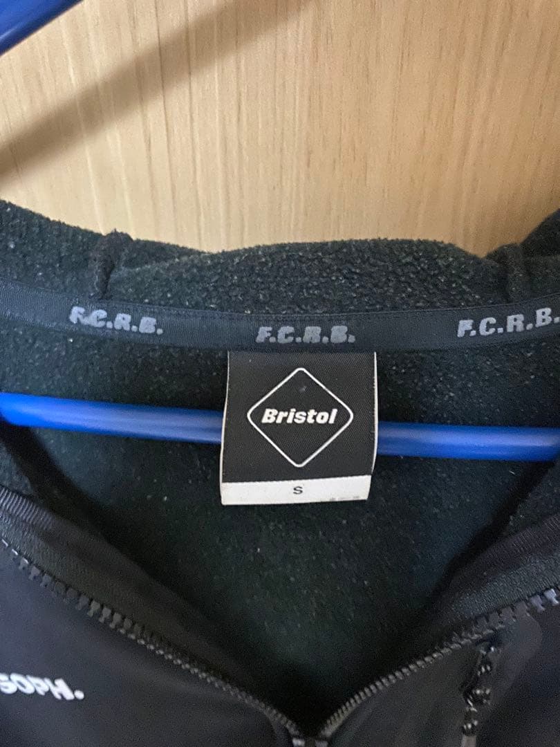 yUuki様FCRB ブリストル　ジップアップジャケット　パーカー　ロゴ