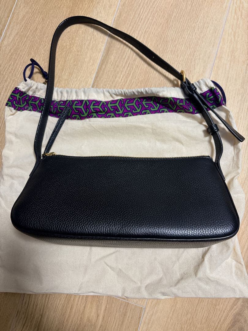 トリーバーチ ハンドバッグ　レザー　ゴールド金具 黒 マックグロー