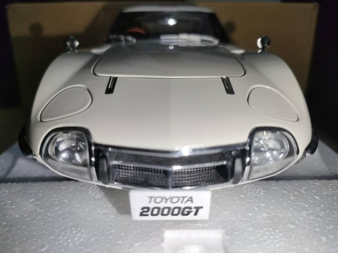 オートアート コンポジット 1/18 トヨタ・2000GT ワイヤースポーク 白