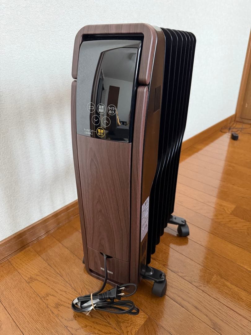 アイリスオーヤマ オイルヒーター 温度調節機能付 POH-S1208M-W