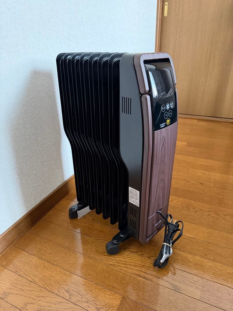 アイリスオーヤマ オイルヒーター 温度調節機能付 POH-S1208M-W