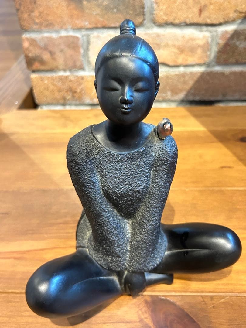 金工師 板保次作 銅製 「おすまし」 　ブロンズ像