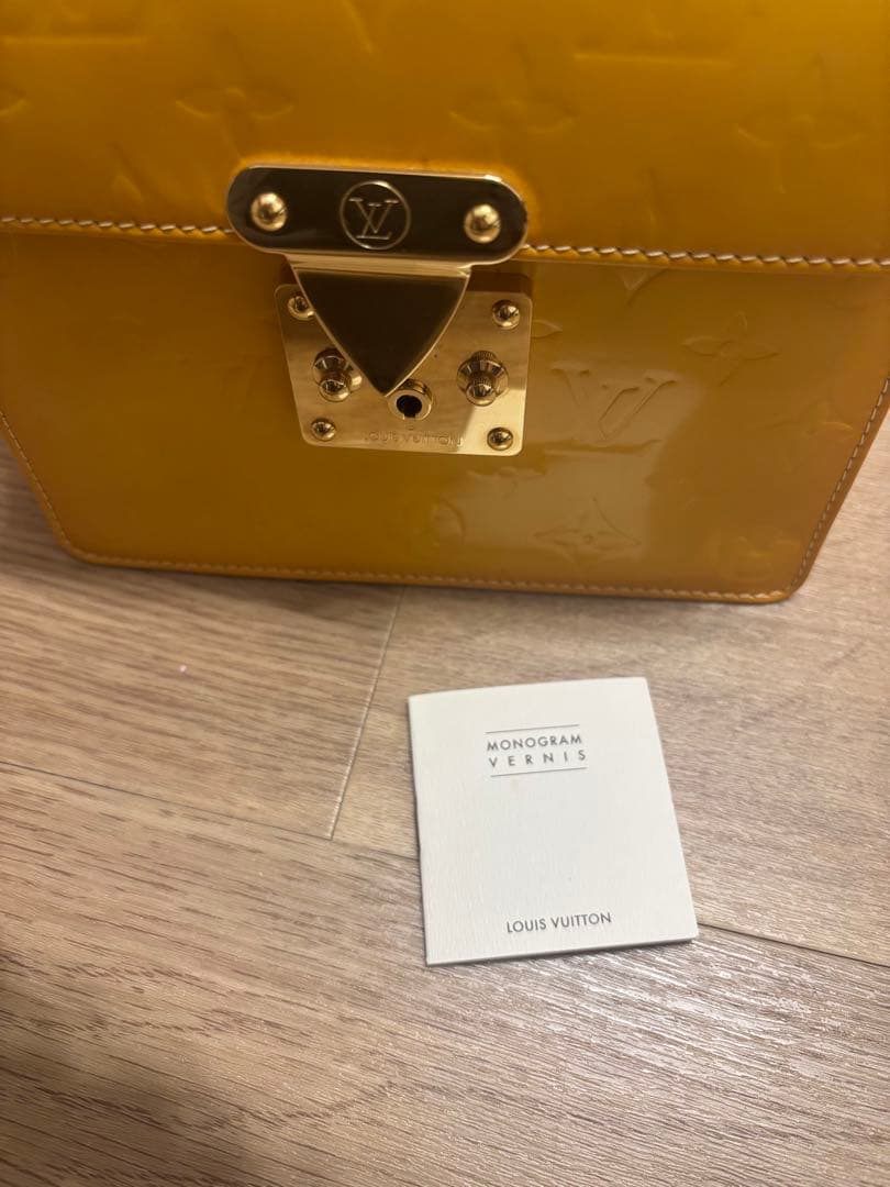 Louis Vuitton イエロー ハンドバッグ