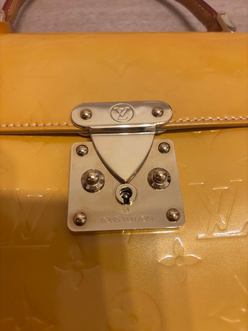 Louis Vuitton イエロー ハンドバッグ