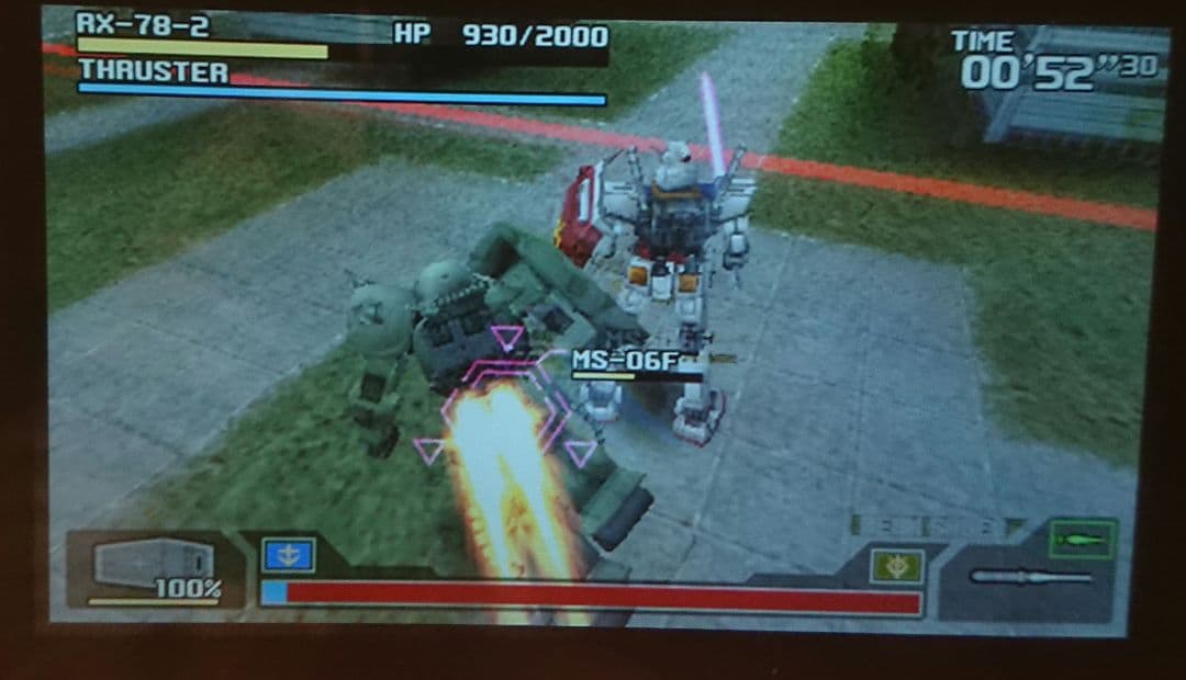 美品 ドコモ P906i PINK ピンク ガラケー ガンダム ゲーム 携帯