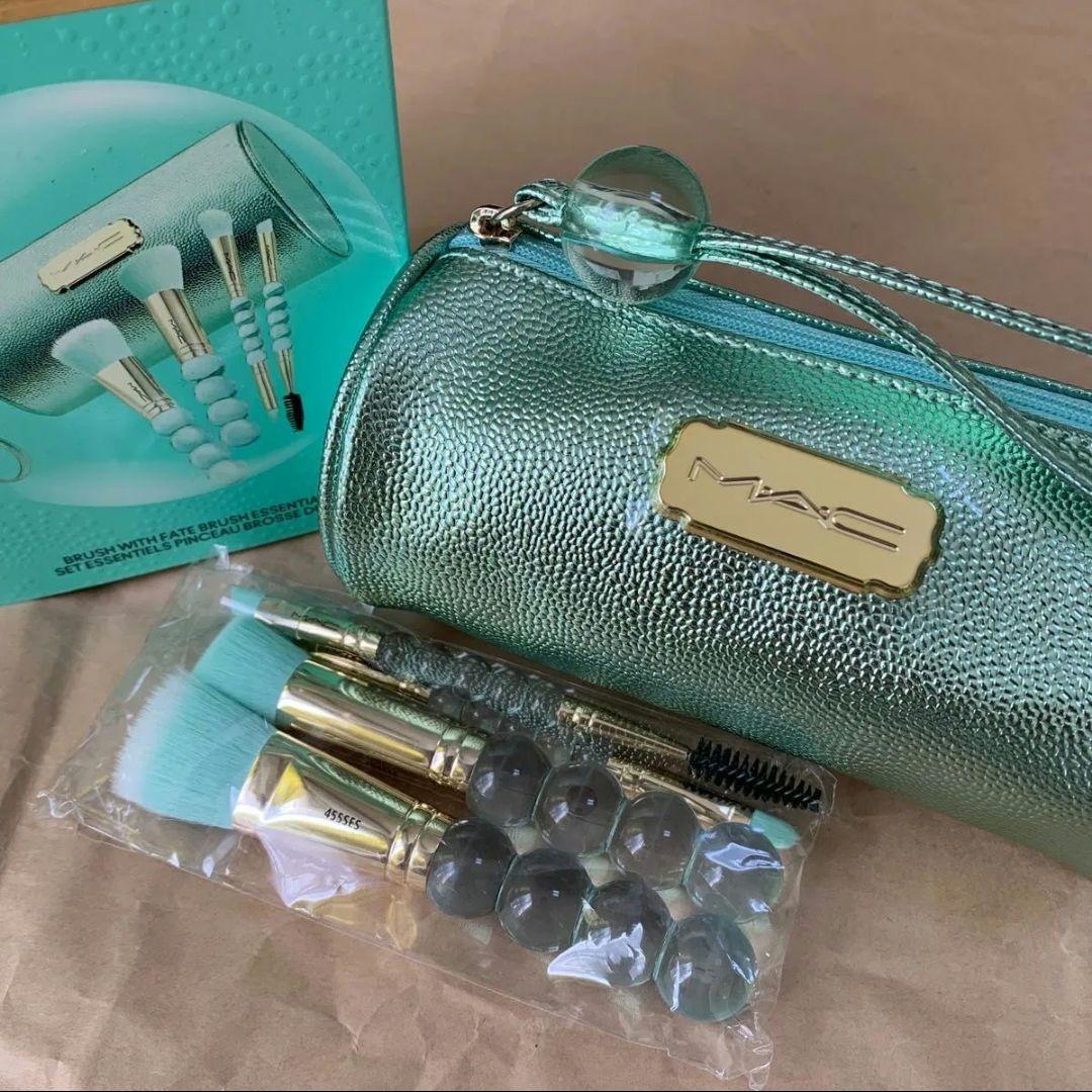 MAC マック　ブラシウィズフェイト　ブラシエッセンシャルキット　メイクブラシ