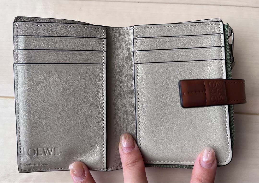 ymy様 LOEWE スリムジップバイフォールドウォレットアナグラム 折り財布