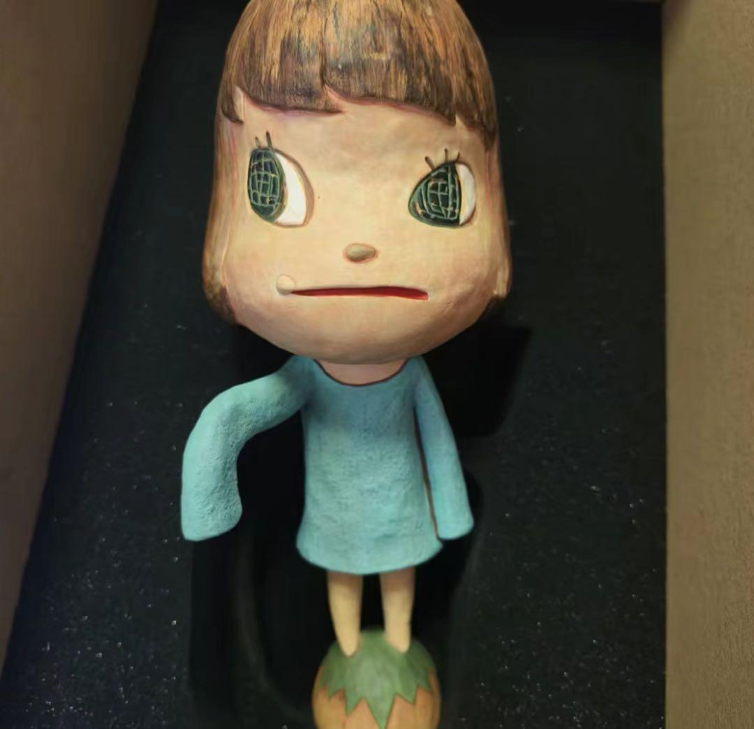 奈良美智「HAND SEARCHING」限定フィギュア