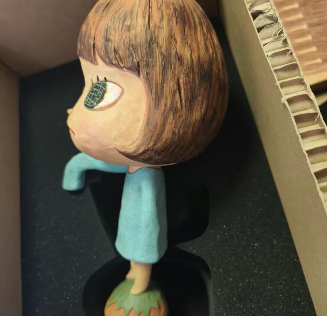 奈良美智「HAND SEARCHING」限定フィギュア