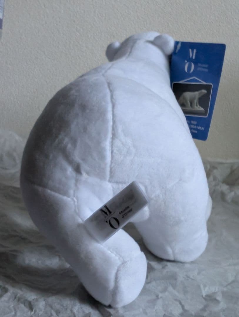 新品オルセー美術館のポンポン　シロクマ　ぬいぐるみ　グッズ　後ろ姿もかわいい