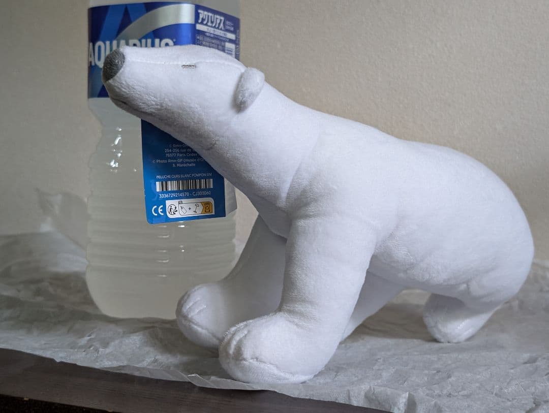 新品オルセー美術館のポンポン　シロクマ　ぬいぐるみ　グッズ　後ろ姿もかわいい