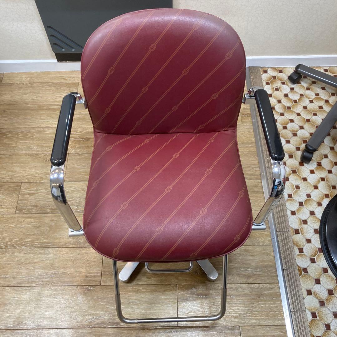 赤色ストライプデザインアームチェア