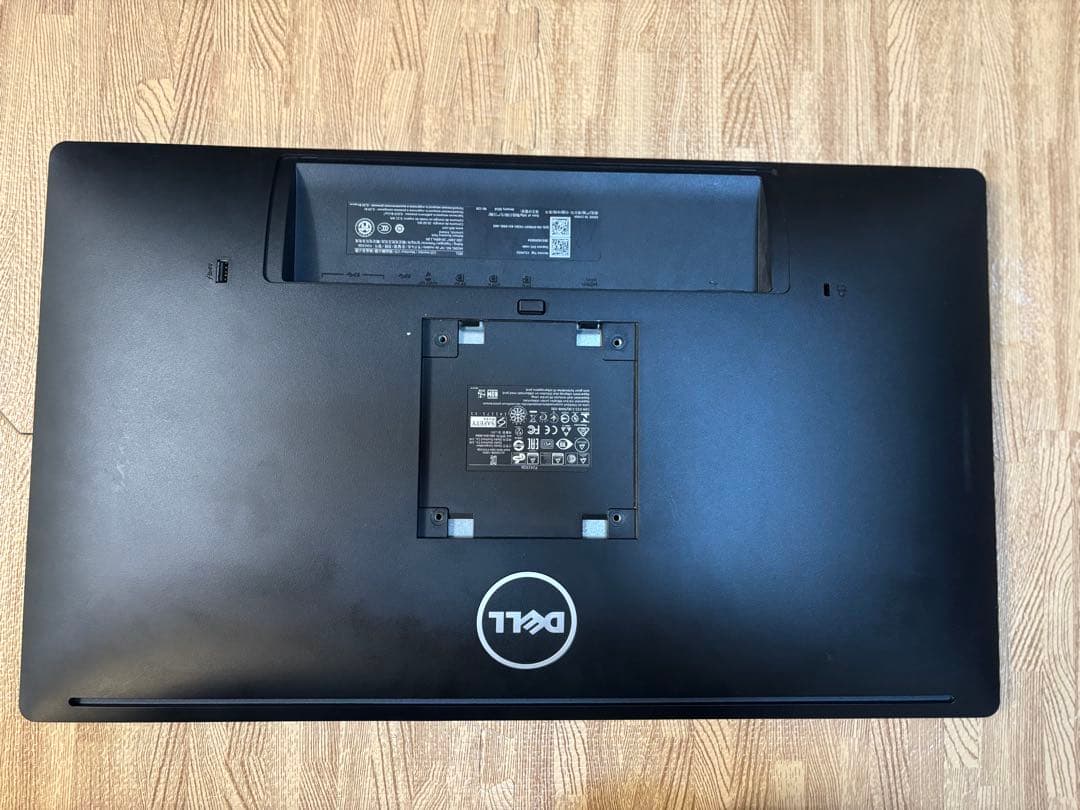 DELL P2415Q モニター　+ モニターアーム