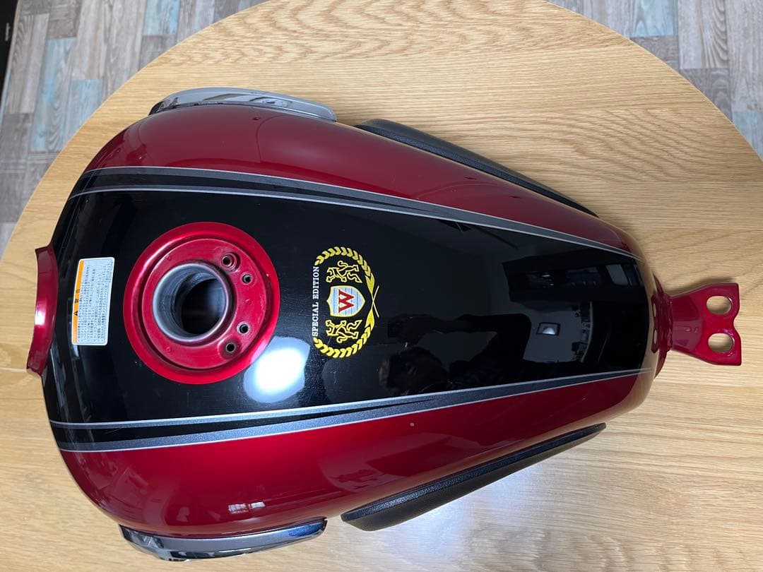 2012年式W800 SEエンブレム付きタンク