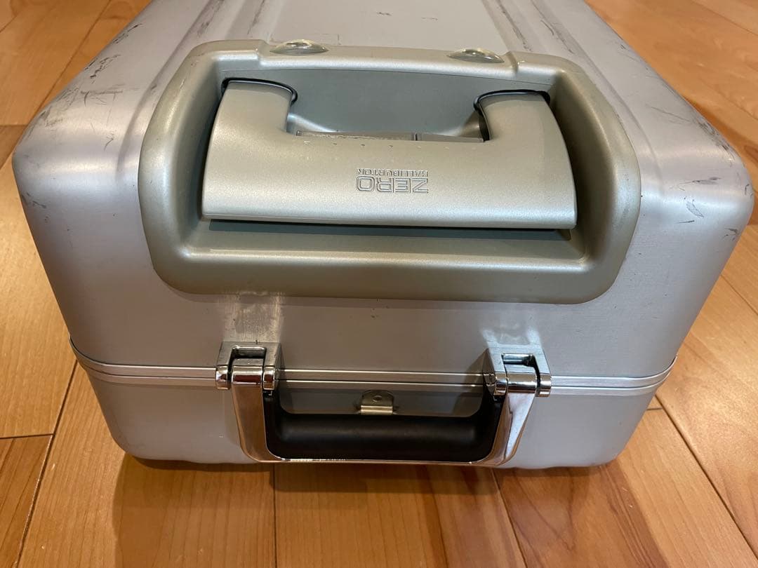 ゼロハリバートン　キャリーケース　2輪 TSAロック付き　車輪交換済