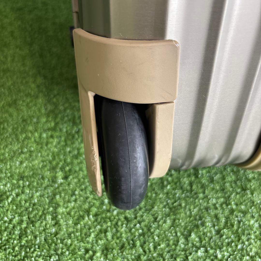 リモワ トパーズチタニウム（2輪）機内持ち込み35L