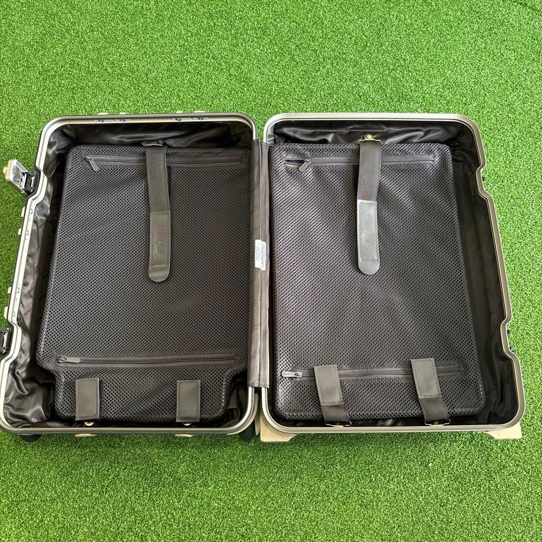 リモワ トパーズチタニウム（2輪）機内持ち込み35L