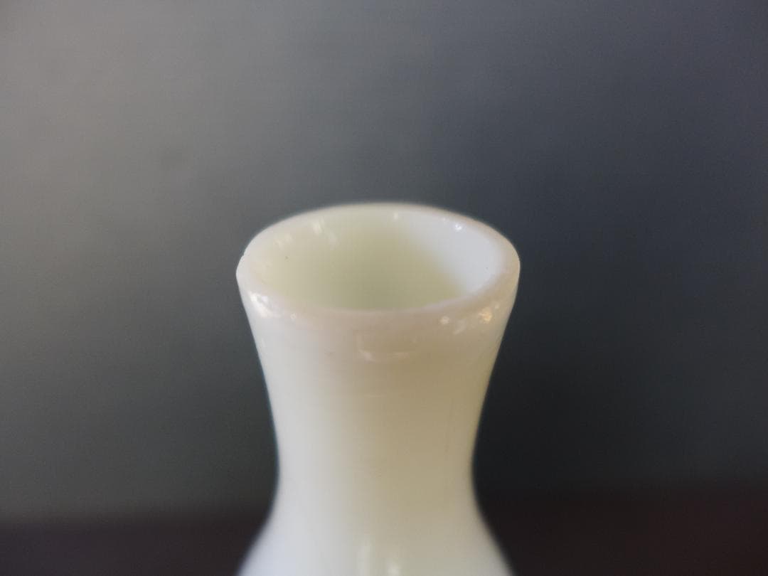 蔵出し　明治期頃　乳白ガラス　徳利　和ガラス瓶　乳半　明治ガラス　酒器　美品