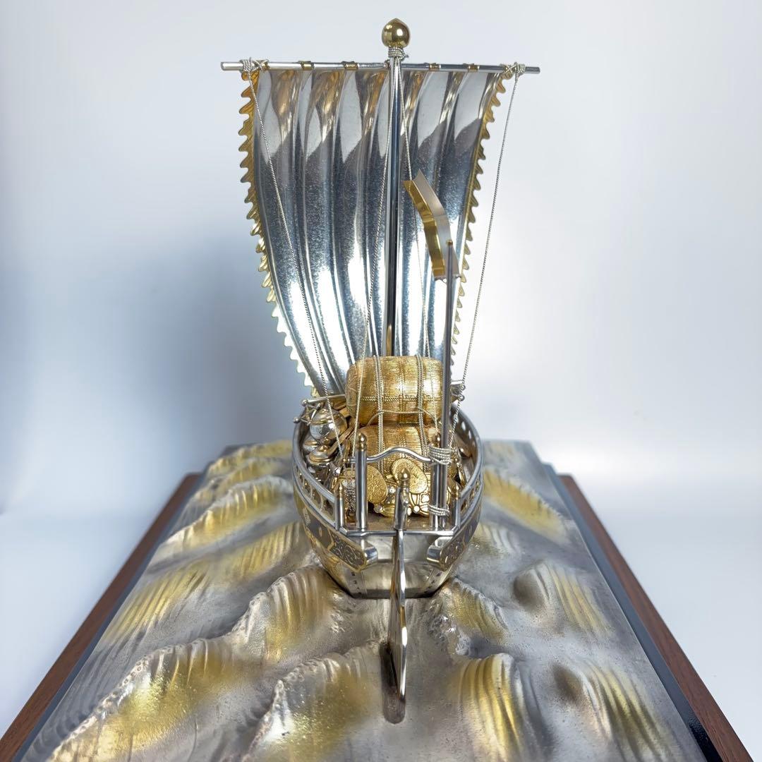 純銀製？ 宝船 置物 ガラスケース付 銀製刻印あり