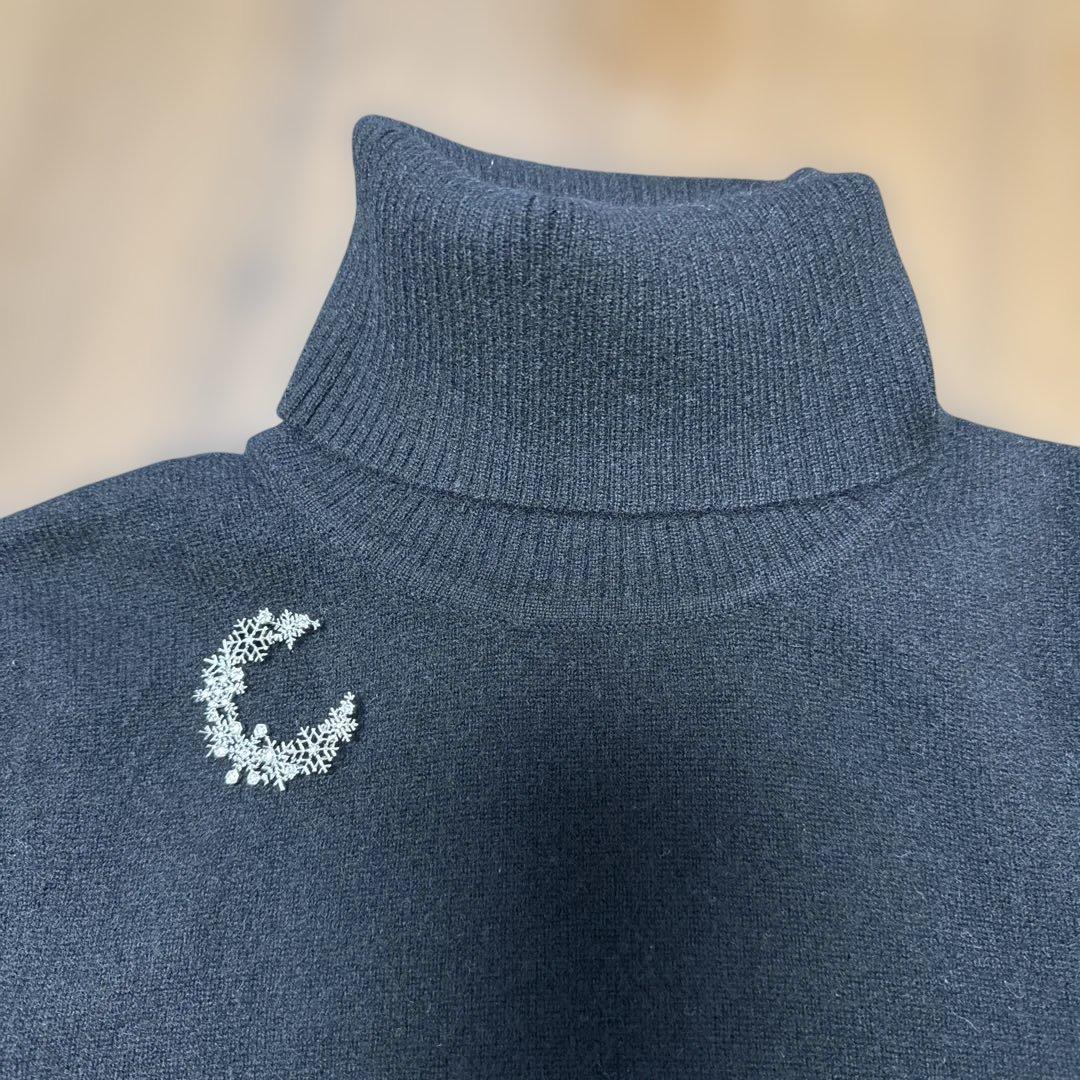 【ほぼ新品】ヴァンドームブティック　雪の結晶ブローチ