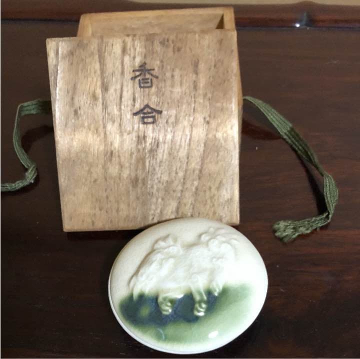 香合 本願寺唐門獅子文寫 (徳力孫三郎 作)