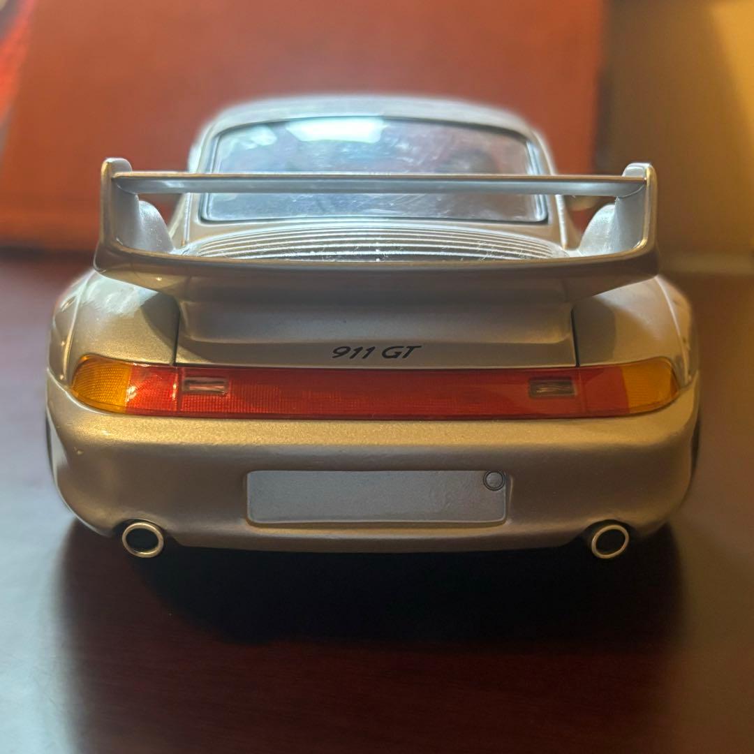 ポルシェ993 911gt2 ミニカー 1/18