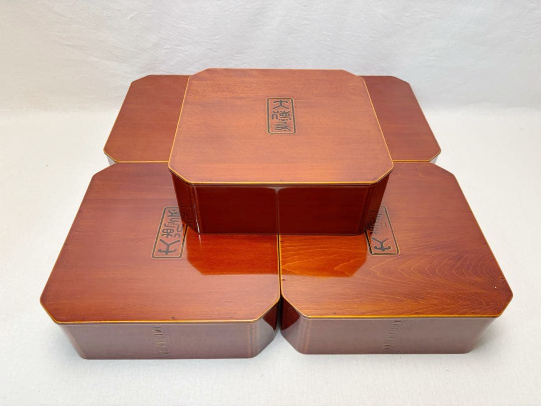 未使用 懐石道具 聡春作 飛騨春慶塗 大徳寺 縁高重箱 五客揃 刻印有 元箱