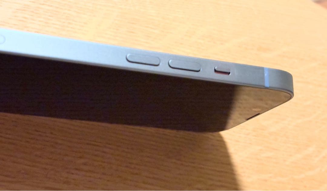 ジャンク品★iPhone 14 本体（画面フィルム/カバー/充電コード付）