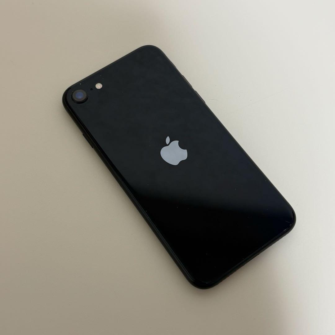 美品 iphoneSE 第三世代 64GB ミッドナイト ケース付 SIMフリー
