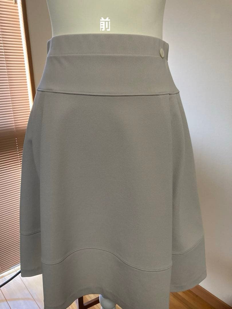 jolie mignon ジョリーミニヨン　タックフレアスカート　グレージュ40