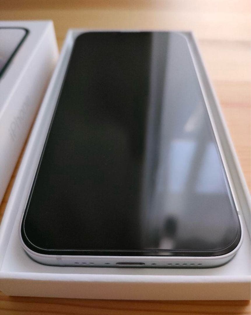 iPhone16eホワイト　128GB SIMフリーバッテリー100%