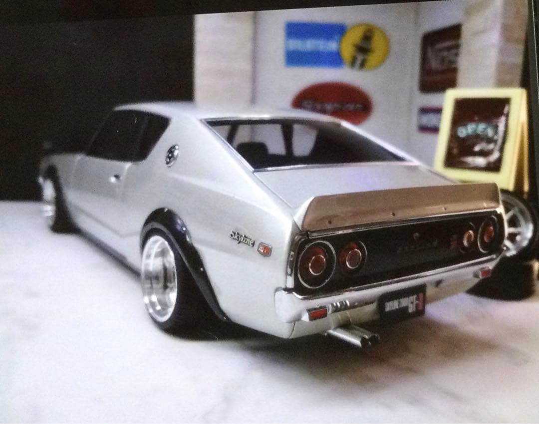 オートアート1/18 スカイラインGTーR シルバー　シャツおまけ付き