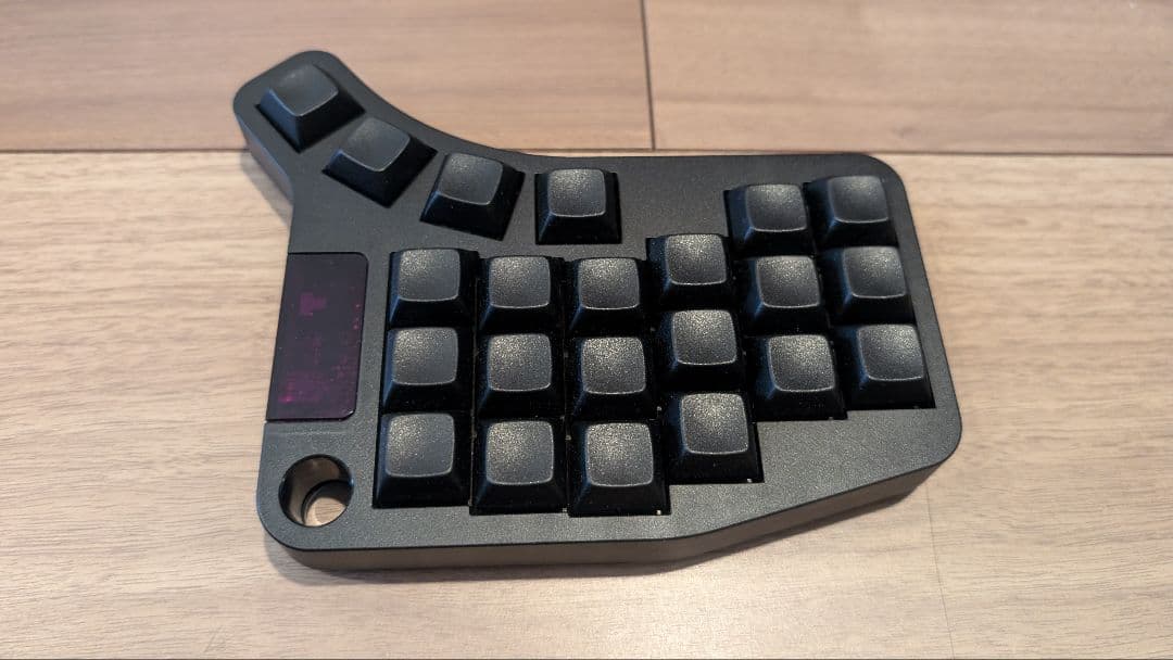 MOTHWING エルゴノミクスキーボード 分割キーボード