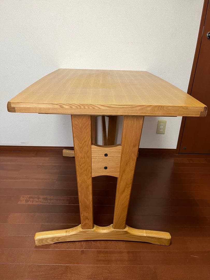 【手渡し愛知県、岐阜県歓迎】貞苅椅子製作所ダイニングテーブル　nagare