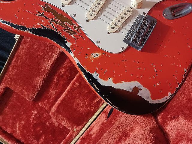ギター FiestaRed Relic Multilayer Stratocaster