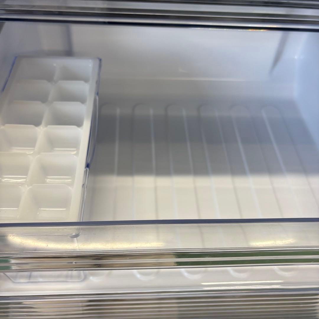 mari  806　シャープ　冷蔵庫　23年製　200-300ℓ　右開き