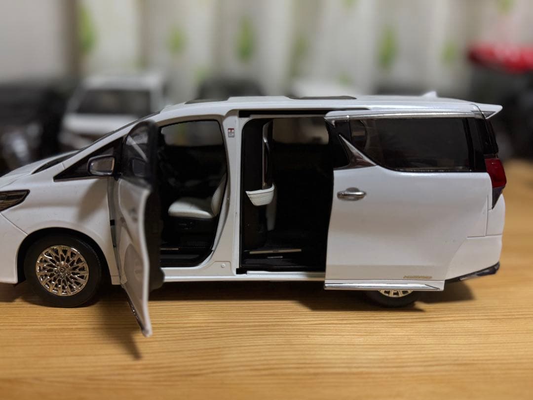 レクサスLM 300h 1/18