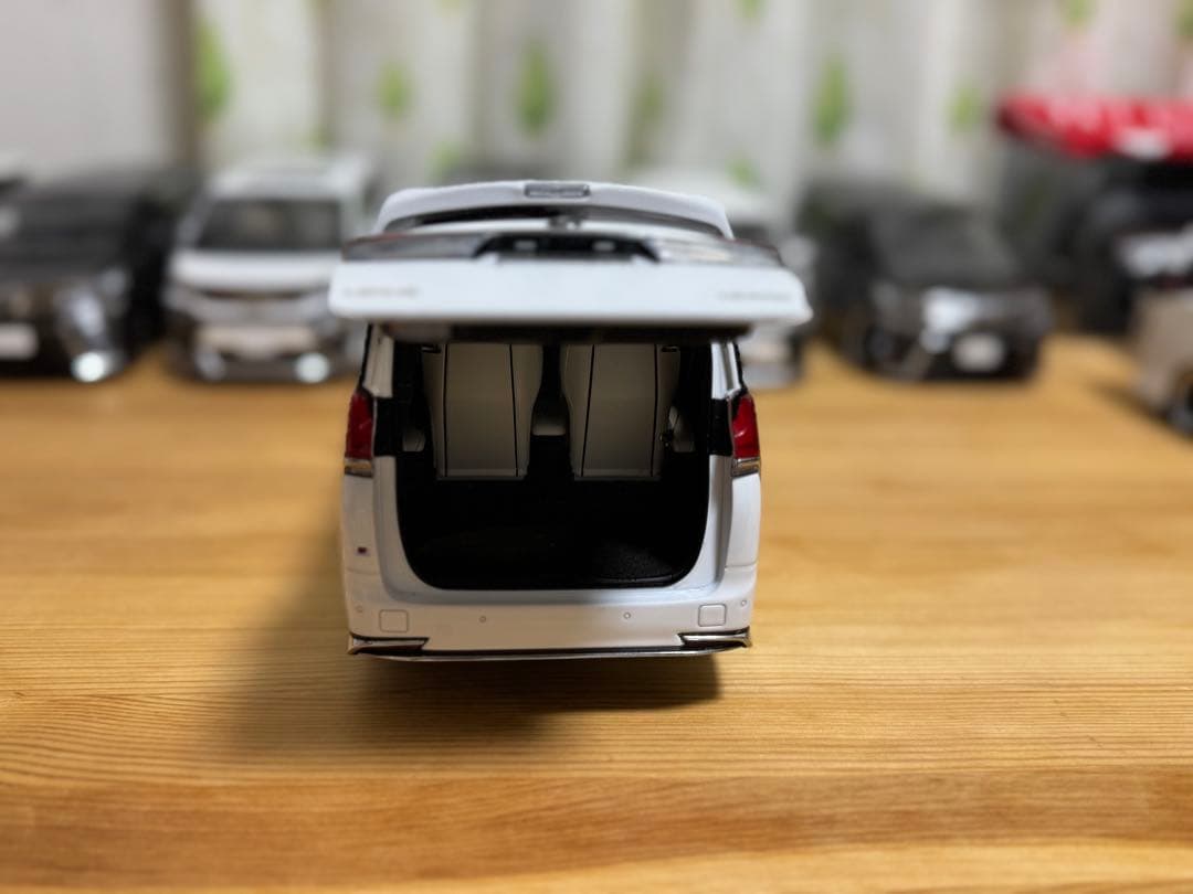 レクサスLM 300h 1/18