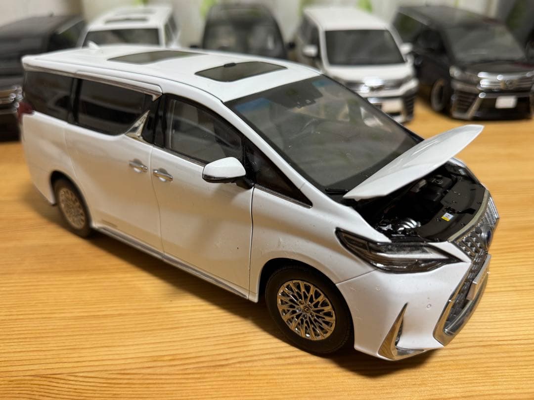 レクサスLM 300h 1/18