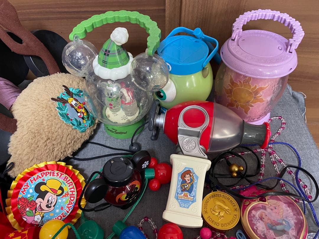 ディズニーおまとめ売り（光るおもちゃ、カチューシャ、帽子など）