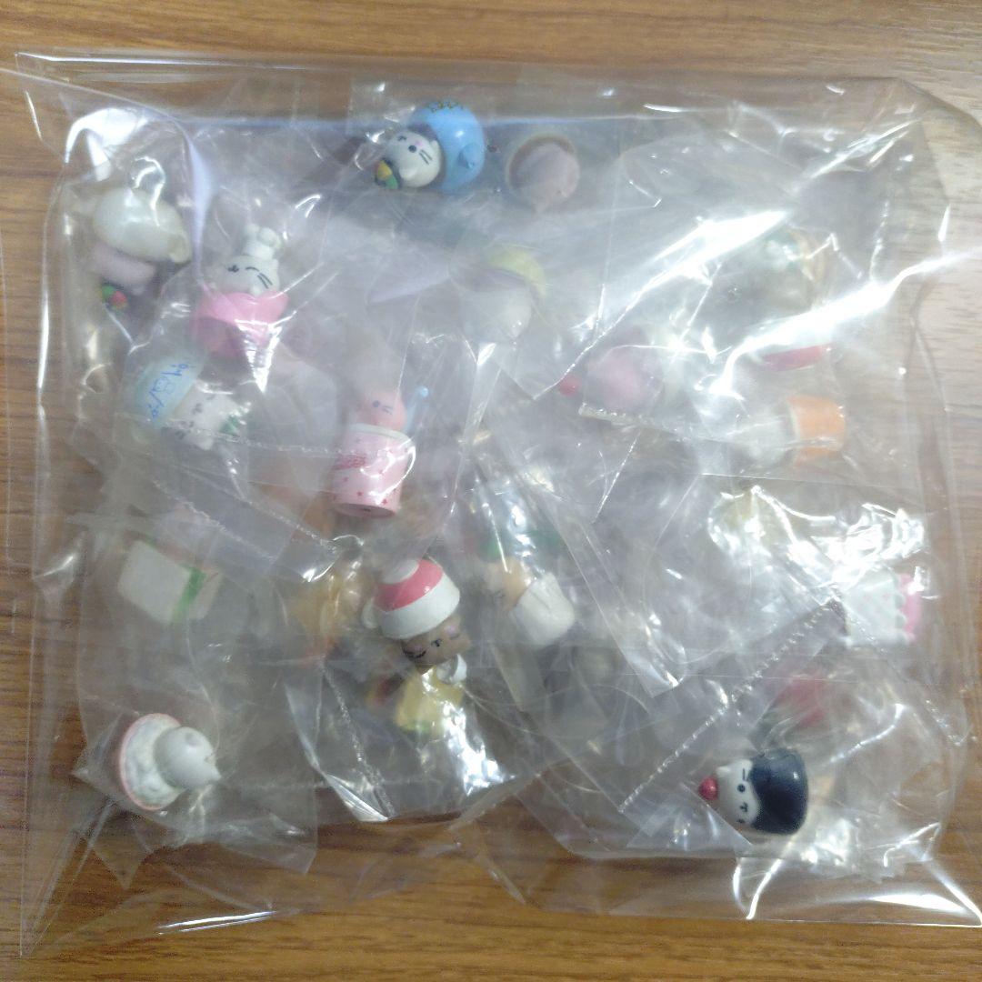 未開封　にゃんにゃんにゃんこ　ストラップ　32個セット