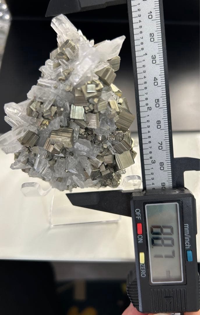 残り1点品‼️高品質✨パイライトとクリスタル共生　　　クラスター透明台座付き