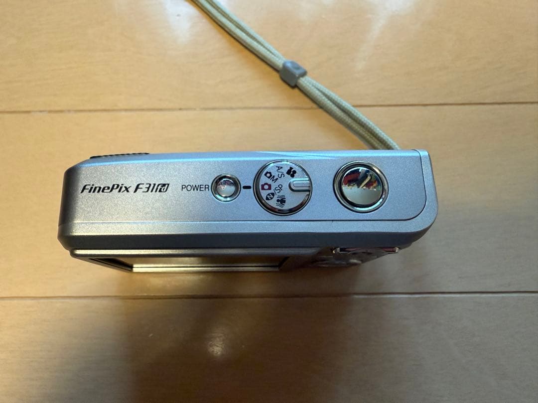 FinePixF31fd メモリーカード1GB 純正専用ケース付き