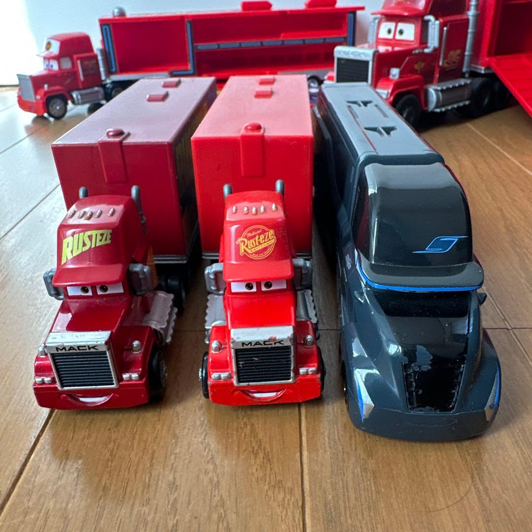 限定値下　廃盤レア希少　カーズ ディズニー トミカ 大きなマックトレーラー